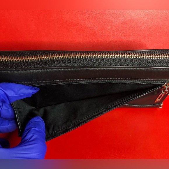 Guess Zip Around Accordion Wallet Black 8 x 4 x 1 - Picture 7 of 11